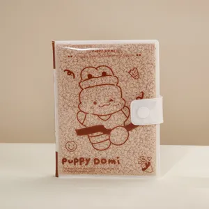 Schattig pluche notitieboekje harige planner met doorzichtige hoes en drukknoop detail