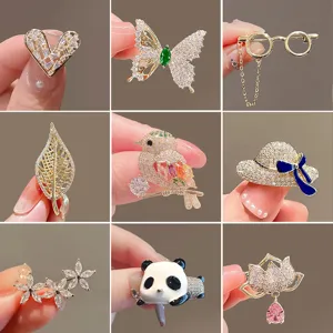 Fashion Alloy Rhinestone Brooch Cute Animal Plant Design Lapel Pin Suit Anti-glare Decorative Jewelry For Women