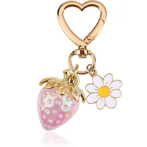 Sweet Strawberry Heart Keychain with White Daisy Charm Pink Blue Resin Rhinestone Bag Hanging Ornament Gift for Women Girls