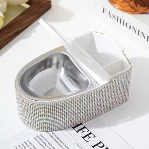 Kreativer strassbesetzter Aschenbecher in Toilettenform mit Metalleinsatz für Zuhause