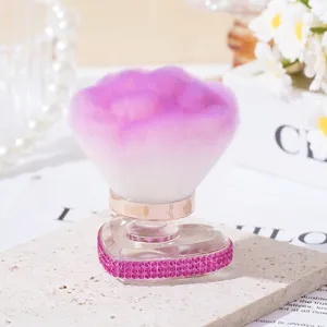 Eleganter herzförmiger Make-up-Pinsel mit lila Borsten und luxuriöser Strass-Basis für Kosmetik
