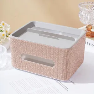 Nahaufnahme der Luxus-Rhinestone-Taschentuchbox mit Multi-Grid-Top