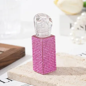Luxuriöse 5ml pinke Strass-Parfümflasche zum Nachfüllen mit klarem Deckel für Reisen