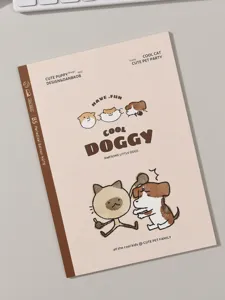 Primer plano de un cuaderno B5 con adorables ilustraciones de perros y gatos