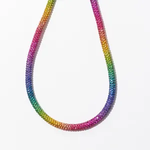 Longue chaîne de téléphone en strass arc-en-ciel avec cristaux étincelants