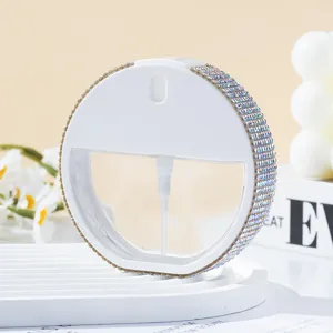 Detalle del frasco pulverizador redondo de 35 ml con borde de lujo con diamantes