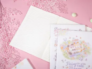Cahier ligné A5 esthétique mignon avec couverture givrée et jolie illustration de chat rose.