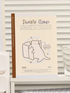 Esthetisch A5 notitieboekje met schattige kattenillustratie, ideaal voor dagboek of kantoor.