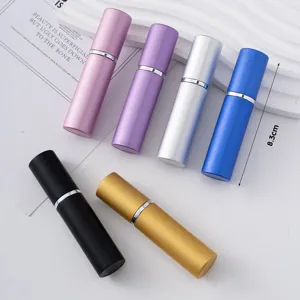 Λεπτομερής προβολή μπουκαλιών αρώματος 5ml σε 6 ματ χρώματα, συνολικό ύψος 8,3 cm