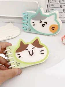 Lindo mini cuaderno de espiral con forma de gato de dibujos animados portátil.