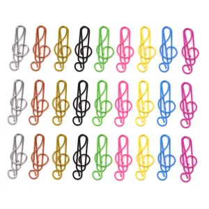 Kleurrijke muzieknoot gevormde paperclips, metalen vioolsleutel klemmen voor kantoor.