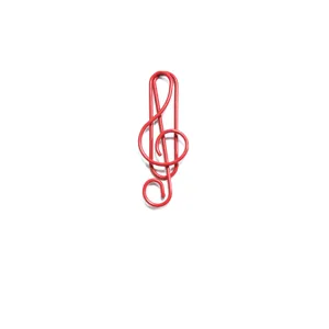 Close-up van een rode metalen paperclip in de vorm van een vioolsleutel voor kantoor