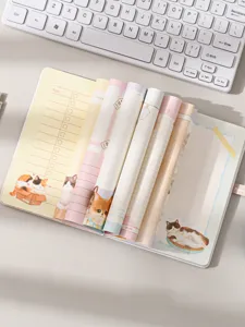 Quaderno in pelle con fibbia magnetica e pagine colorate con gatti per il diario e promemoria.