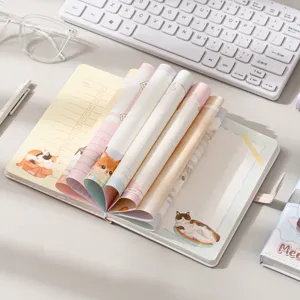Bellissimo diario a tema gatto con fibbia magnetica e pagine interne colorate per appunti.
