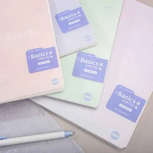 Zacht spiralanotitieboekje met geruite binnenzijden voor studenten en dagboek