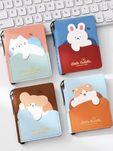 Lindo cuaderno de bolsillo portátil mini diario con adorable diseño animal para viajes.