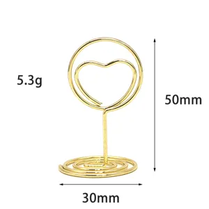 Goldener herzförmiger Metall-Kartenhalter, Detail mit 50mm Höhe und 5,3g Gewicht Maße