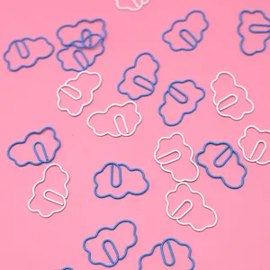 Bonitos clips de papel en forma de nube, alambre recubierto para documentos y papelería.