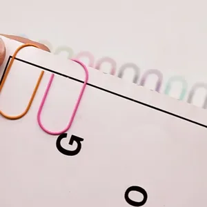 Colorful plastic-coated large paper clips, 40mm metal office bookmarks and paper clamps for school.