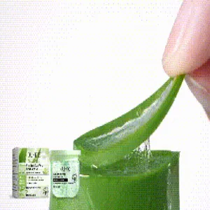 OUHOE aloe vera moisturizing soothing gel detail view, clear texture and hydration effect.
