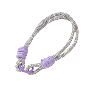 Elegantes glitzerndes lila Strass-Handy-Armband mit Federringverschluss für Damen.