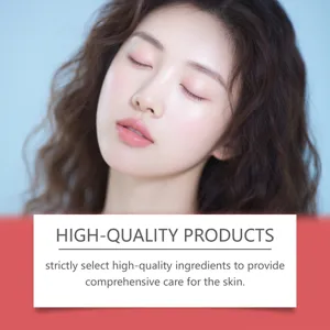 Photo de detail de coffret cadeau de soins montrant une peau lisse et un maquillage naturel.