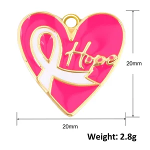 Vista detallada del colgante de corazón rosa con texto Hope y lazo rosa, 20x20mm