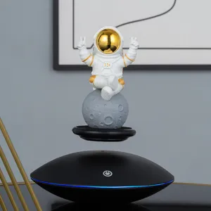 Magnetische Levitation Astronaut Figur Schwebende UFO Tischornament Kreative Raumfahrer Tischdekoration Heim Büro Geschenk