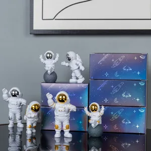 Kreative Astronaut Desktop Ornamente Harz Raumfahrer Figur Überraschungsbox Set Heimdekoration Moderne Büro Tischdekoration