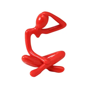 Scultura astratta del pensatore rosso per moderne decorazioni da scrivania e ufficio