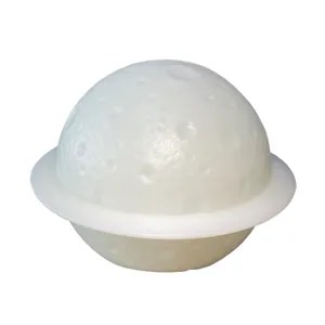 Luz nocturna de planeta creativa con esfera de luna texturizada y diseño de anillo para dormitorio.