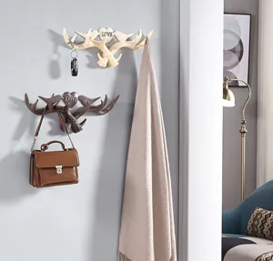 Decoratieve gewei wandhaak voor hal kleding en sleutels ophangen interieur detailweergave