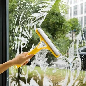 Glasfensterabzieher mit weicher TPR-Klippe und Schwamm fur die streifenfreie Hausreinigung.