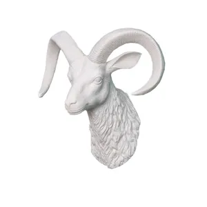 Nordischer weißer Widderkopf Wandbehang Skulptur, moderne minimalistische Tier Deko fürs Wohnzimmer