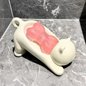 Cute cat shape soap dish with self draining design creative bathroom soap holder for washbasin
