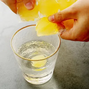 Sachets à glaçons jetables auto-scellants, moule en plastique pratique pour les boissons fraîches.