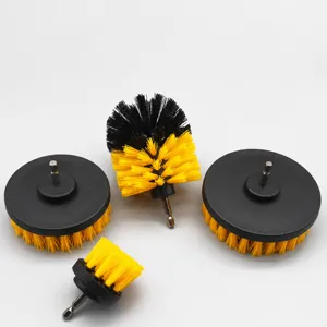 Ensemble de brosses de nettoyage pour perceuse electrique avec poils en nylon et tiges metalliques.