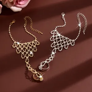 Exquisite Rhinestone Finger Connected Bracelet Crystal Slave Chain Hand Harness Jewelry