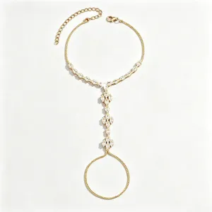 Elegante gouden handketting met geometrisch kristal en zirkoon voor vrouwen en meisjes.