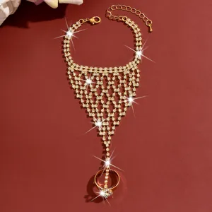 Exquisite gold rhinestone slave bracelet geometric hand chain for women party jewelry accessory.