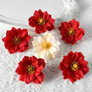 Testine di fiori artificiali per accessori capelli fai da te e decorazione di nozze.