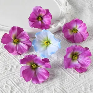 Têtes de fleurs de cosmos artificielles pour accessoires de cheveux et déco de mariage.