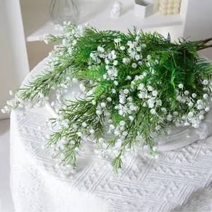 Kunstmatige gipskruid bloemen nep gipskruid boeket voor thuis bruiloft hotel decoratie hoofdaanzicht.
