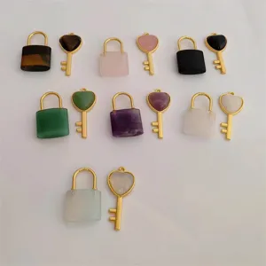 Natürlicher Stein Schloss und Herz Schlüssel Anhänger Set, bunte Kristall Schmuck.