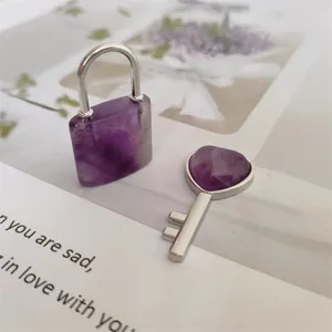 Natürlicher Amethyst Stein Schloss und Herz Schlüssel Anhänger Set, elegante Kristall Schmuck.