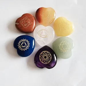 Lot de pierres en cristal naturel en forme de coeur, 7 chakras pour la meditation et le yoga.