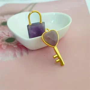 Natürlicher Stein Kristall Schloss und Herz Schlüssel Anhänger Set modischer Damenschmuck
