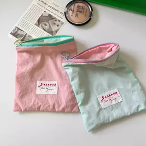 Portable macaron color-blocking cosmetic bag simple zipper makeup storage pouch for daily.