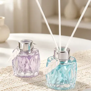 Diamantgeschliffenes Glas Duftdiffusor Set, elegante Raumduft Dekoration mit Stäbchen.