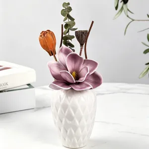 Vaso florero difusor de aroma de ceramica retro con arreglo de flores secas para hogar.